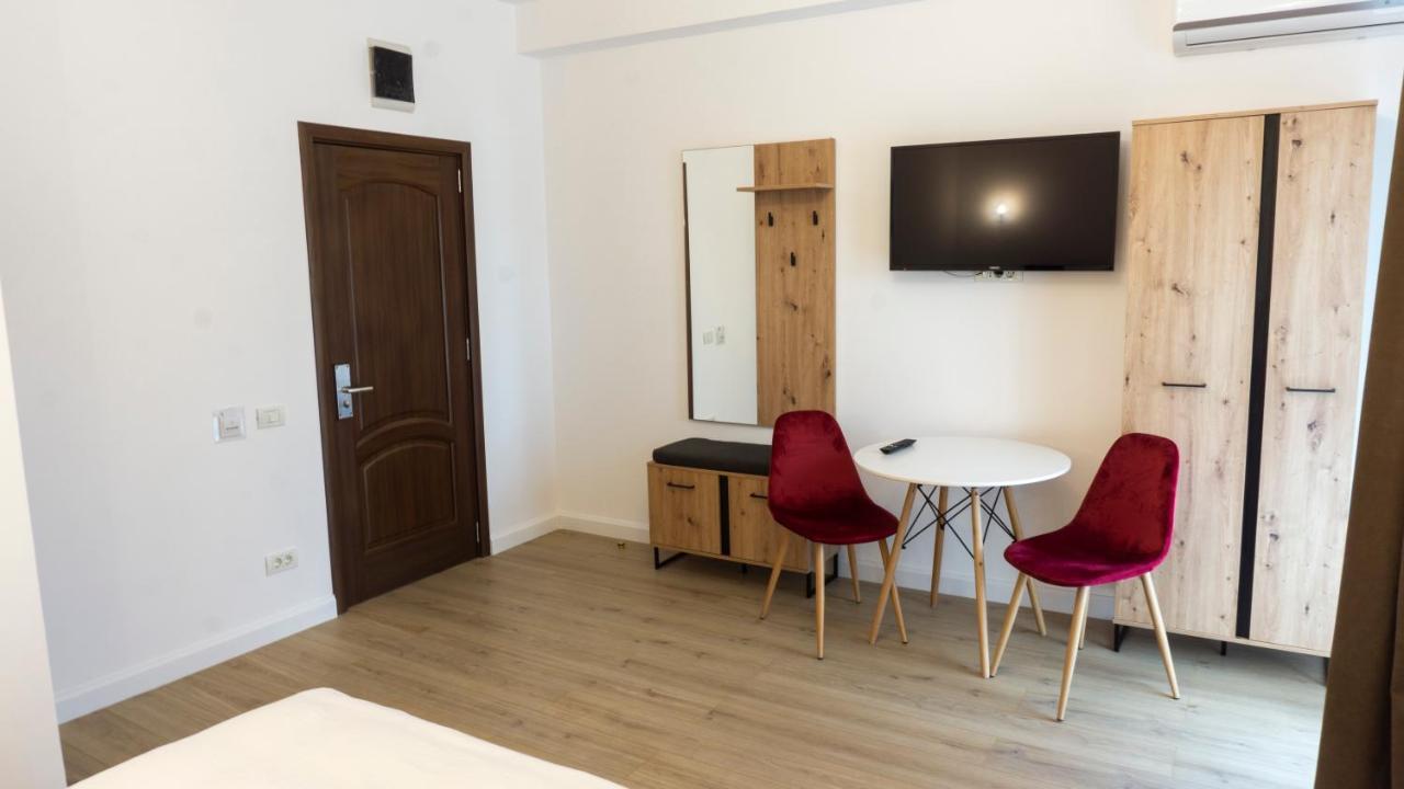 Hotel M
